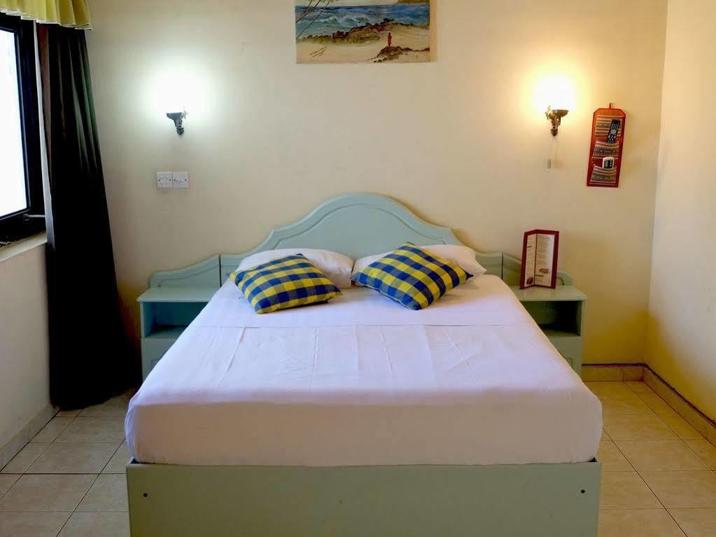 Reggie'S Guesthouse Ettukala Buitenkant foto