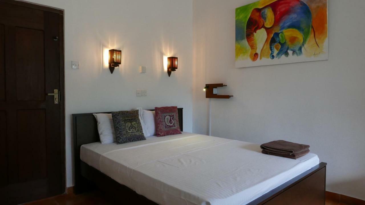 Reggie'S Guesthouse Ettukala Kamer foto