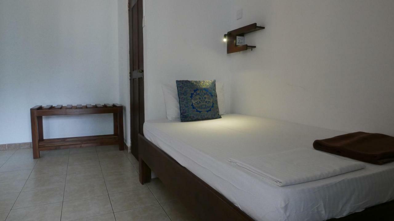 Reggie'S Guesthouse Ettukala Kamer foto